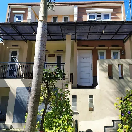 Villa Beverly Lembang Exterior photo