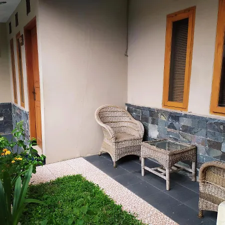 Villa Beverly Lembang Exterior photo