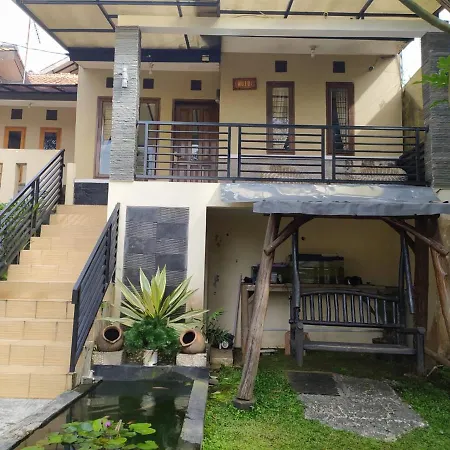 Villa Beverly Lembang Exterior photo