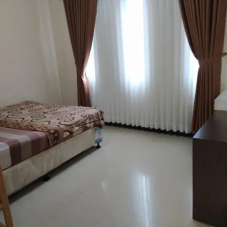Villa Beverly Lembang Exterior photo