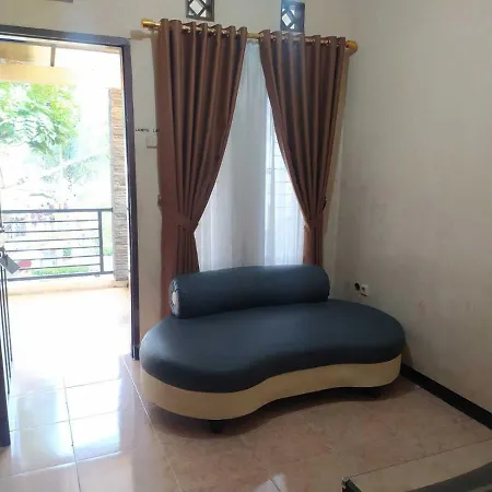 Villa Beverly Lembang Exterior photo