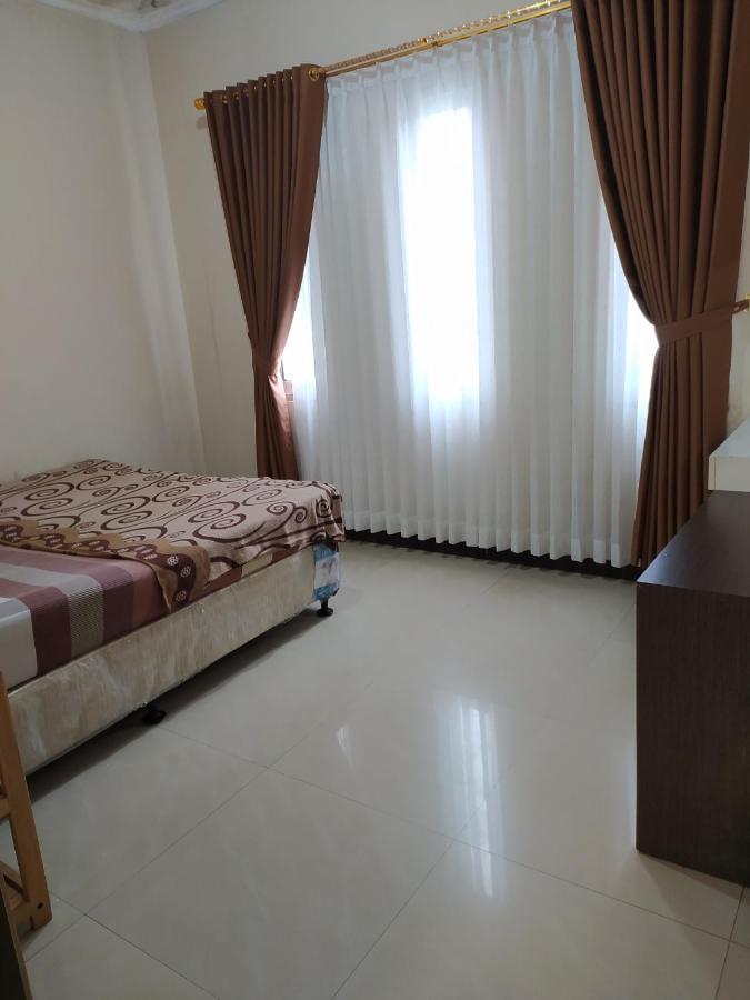 Beverly Villa *